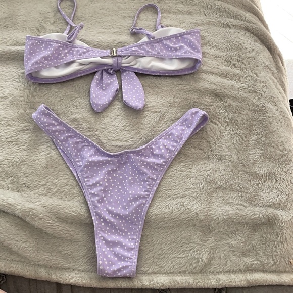 Bikini - Picture 2 of 2